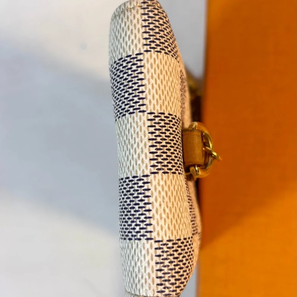 Louis Vuitton Azur Etui Telephone Mm - Picture 10 of 14